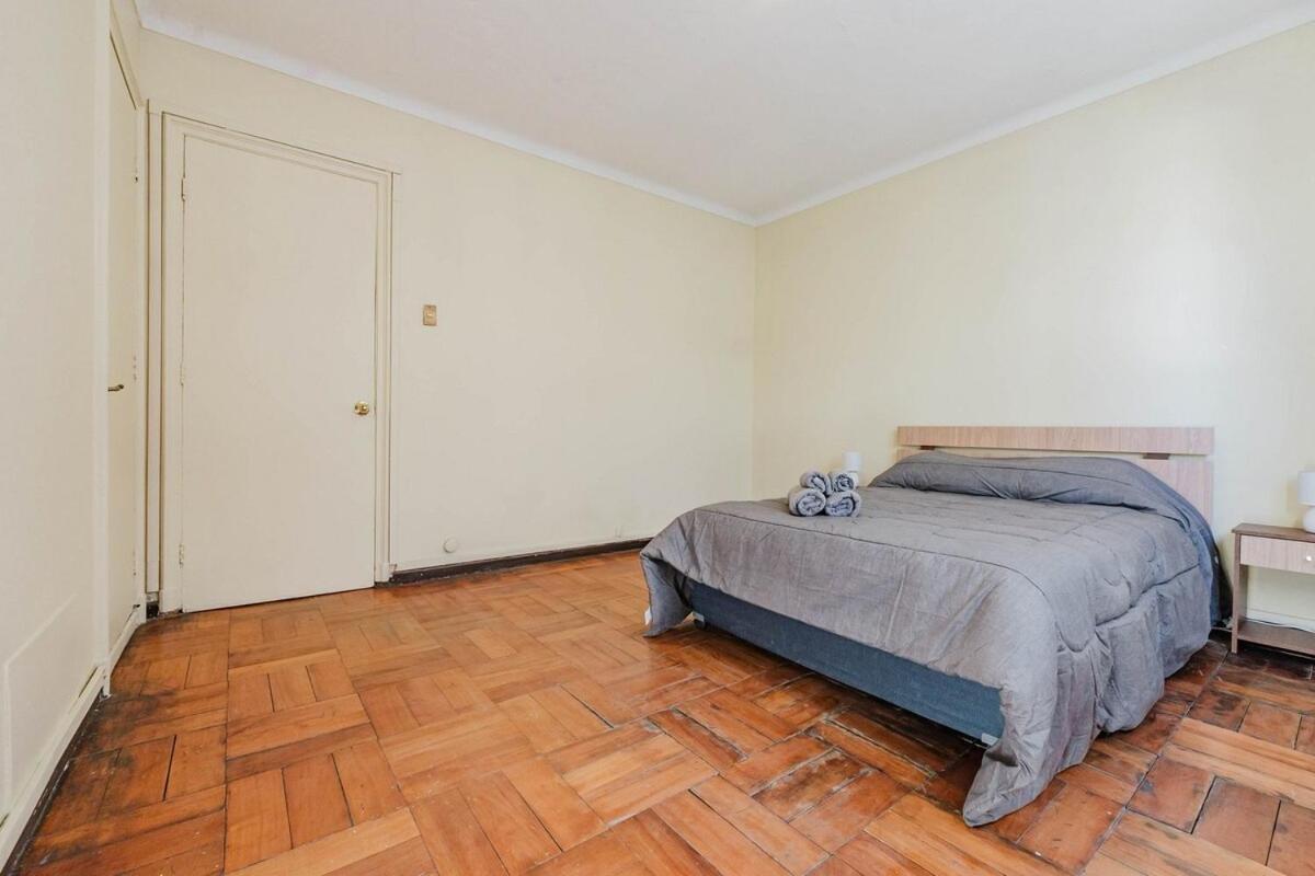 Amplio Departamento En Condes - Metro Escuela Militar Apartamento *